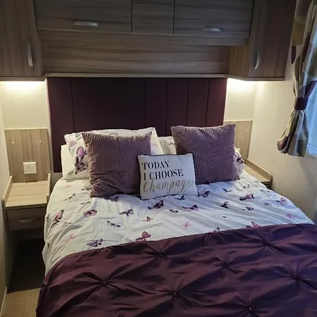 Luxury Caravan 10 Mins To Beach Kingston upon Hull Exterior photo