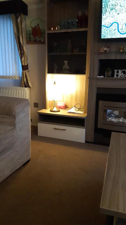 Luxury Caravan 10 Mins To Campsite